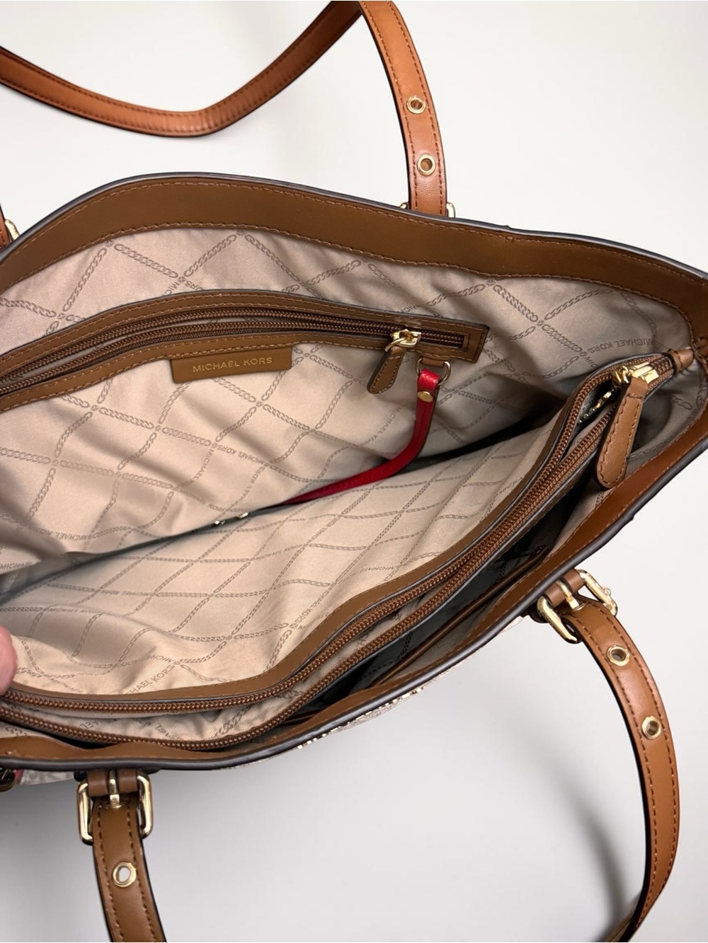 Michael Kors Voyager East/West Signature Tote Dahlia Multi Coral/Cream - Picture 9 of 13